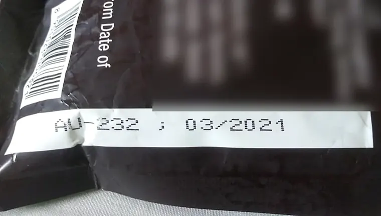 Customer photo: a pack printed with batch 03/2021